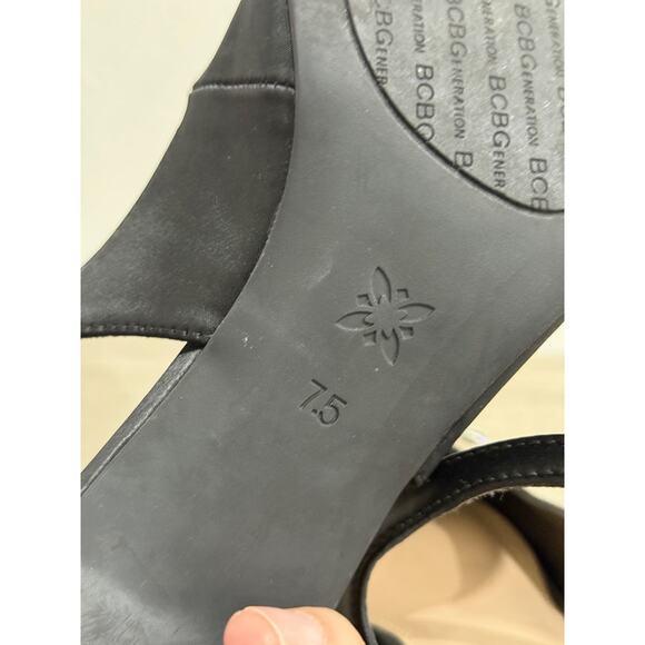 BCBGeneration Donna-2 Satin Kitten Heels Slingback Pump w/ Silver Bow Black 7.5 - Picture 6 of 7